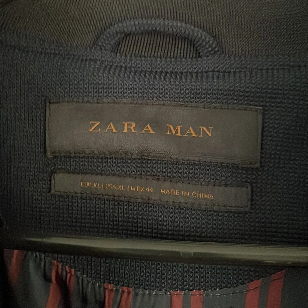 Zara Man blue woven bomber jacket. Size is XL but NOTE this fits more like a L. - Picture 3 of 7